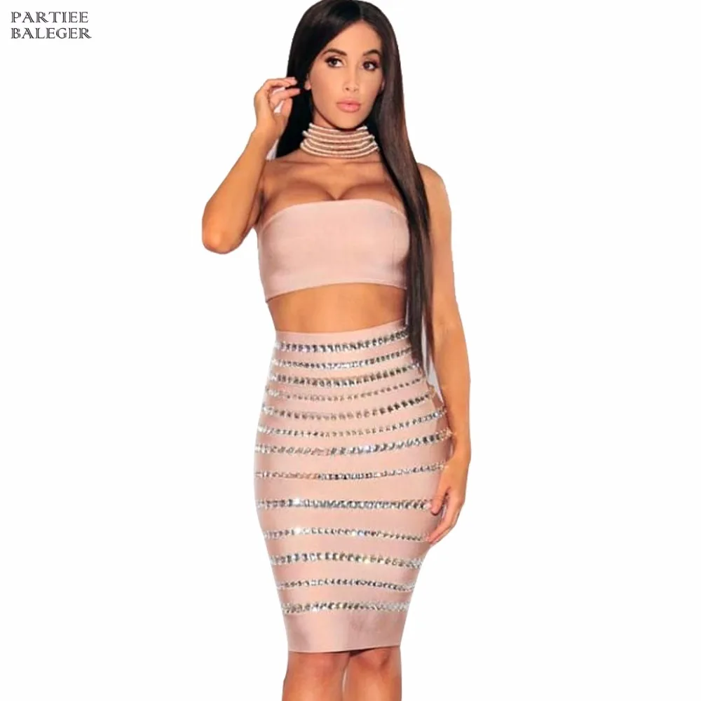 2019 New Elegant Luxe Beads Striped Embellished Off-Shoulder Strapless Knee Length Two Pieces Celebrity Party Bandage Dress Set
2019 New Elegant Luxe Beads Striped Embellished Off-Shoulder Strapless Knee Length Two Pieces Celebrity Party Bandage Dress Set