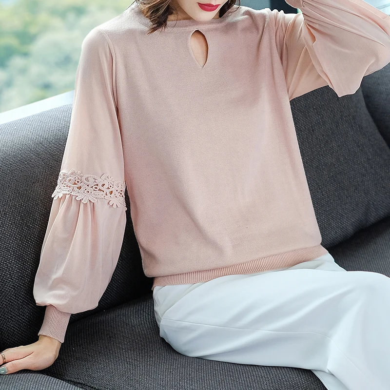 Brand Knit T-shirt 2019 Spring Fall Women T-shirt New Pure Color O-neck T-shirt Fashion Lace Stitching Hollow Out T-shirt Female
Brand Knit T-shirt 2019 Spring Fall Women T-shirt New Pure Color O-neck T-shirt Fashion Lace Stitching Hollow Out T-shirt Female