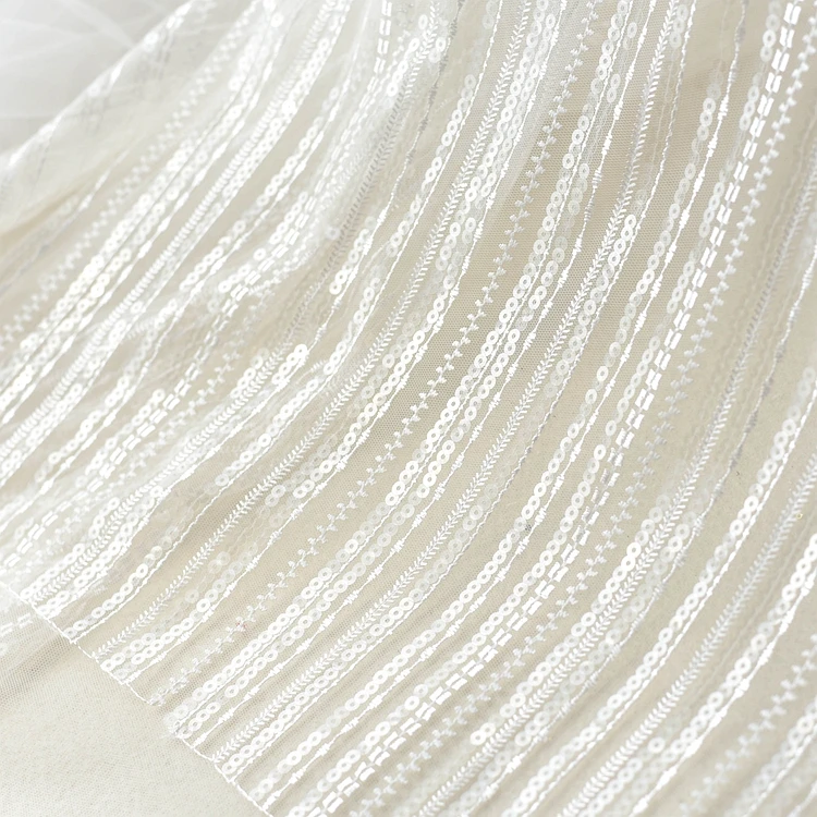 Allover shiny sequins embroidered lace fabric light ivory color for wedding dress! 1 Yard tulle mesh lace women gowns patchwork
Allover shiny sequins embroidered lace fabric light ivory color for wedding dress! 1 Yard tulle mesh lace women gowns patchwork