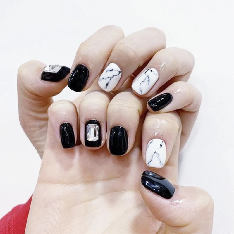 Baroque style Classic black and white hit pure color with marble pattern and diamond decoration 3d fake nails full nail tips
Baroque style Classic black and white hit pure color with marble pattern and diamond decoration 3d fake nails full nail tips