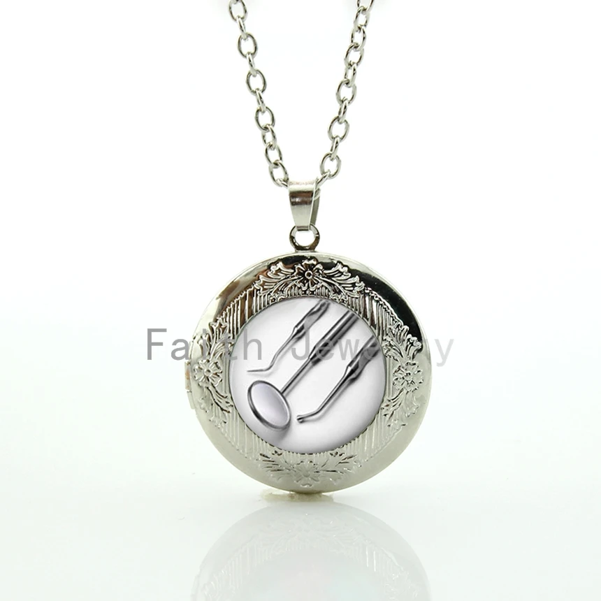 Collares Fashion Modern Style Dentist Medal Equipment Pendant Personalized Oral Hygienist Leisure Locket Necklace Gift Hh237
Collares Fashion Modern Style Dentist Medal Equipment Pendant Personalized Oral Hygienist Leisure Locket Necklace Gift Hh237