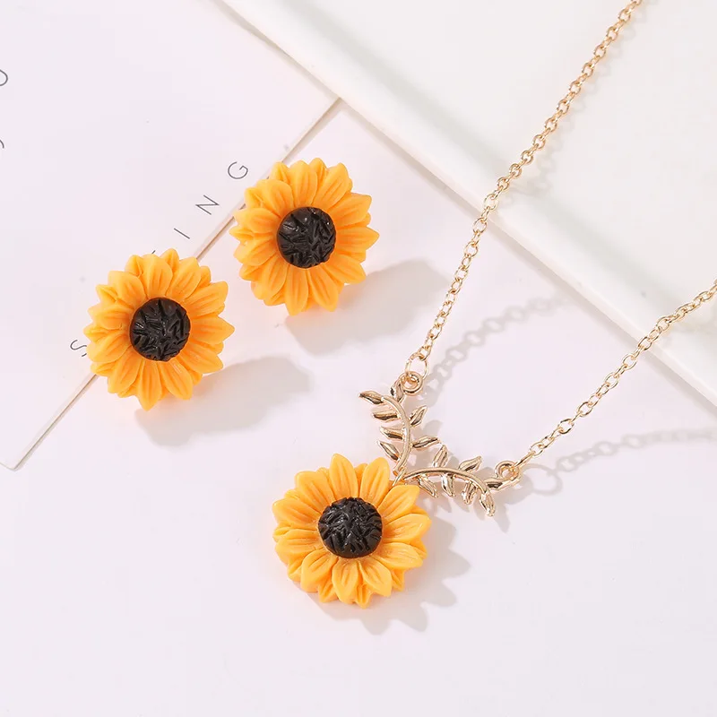 High Quality Sunflower Necklace Earrings Set Exquisite Gold Color Creative Leaf Branch Pendant Necklace Women Jewelry Gift 2018
High Quality Sunflower Necklace Earrings Set Exquisite Gold Color Creative Leaf Branch Pendant Necklace Women Jewelry Gift 2018