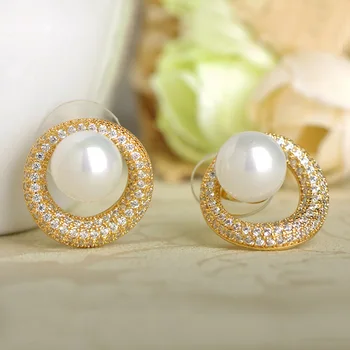 Dazz Luxury CZ Zircon Paving Gold Color Small Round Simulation Pearl Stud Earrings Copper Jewelry Female Wedding Ear Decorations
Dazz Luxury CZ Zircon Paving Gold Color Small Round Simulation Pearl Stud Earrings Copper Jewelry Female Wedding Ear Decorations