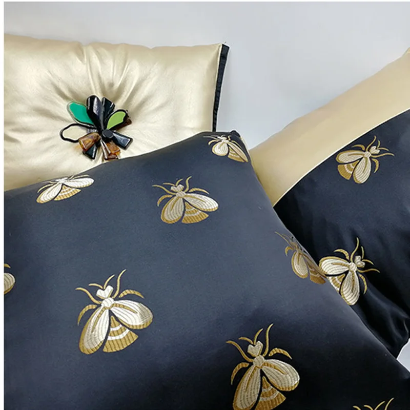 Luxury Cushion Cover 3D Leather Bee Embroidery Pillow Decoration Black Yellow Almofada Cojines Hotel Fashion Housse De Coussin
Luxury Cushion Cover 3D Leather Bee Embroidery Pillow Decoration Black Yellow Almofada Cojines Hotel Fashion Housse De Coussin