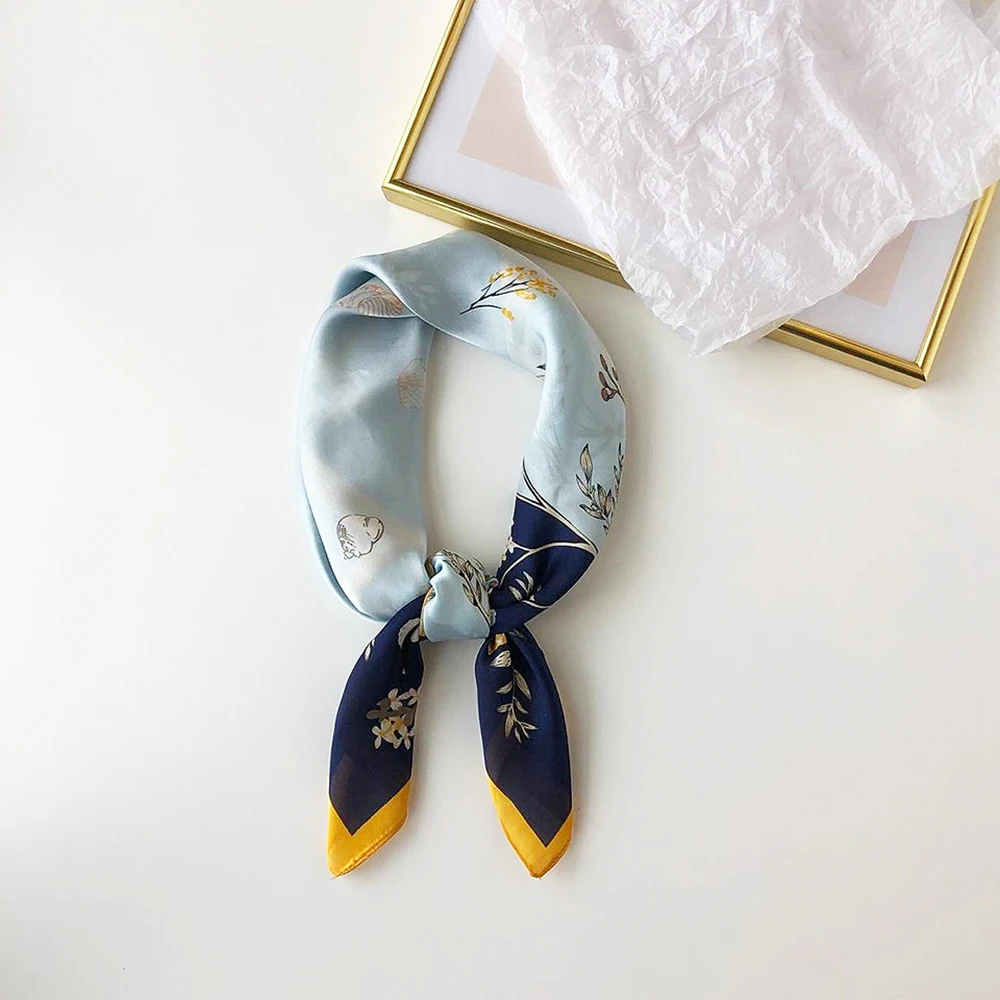 Floral Printing Women Elegant Small Series Square Elegant Korean Scarves Shawl Sweet Summer Ladies Pleated Literary Retro Pink
Floral Printing Women Elegant Small Series Square Elegant Korean Scarves Shawl Sweet Summer Ladies Pleated Literary Retro Pink