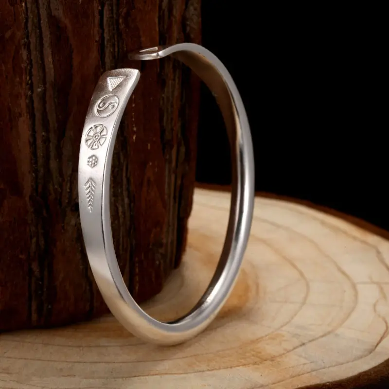 Solid Fine Silver 990 Traditional China Style Simple Female Cuff Bangle Bracelet Handmade Sterling Silver Jewelry Women Gift 35g
Solid Fine Silver 990 Traditional China Style Simple Female Cuff Bangle Bracelet Handmade Sterling Silver Jewelry Women Gift 35g