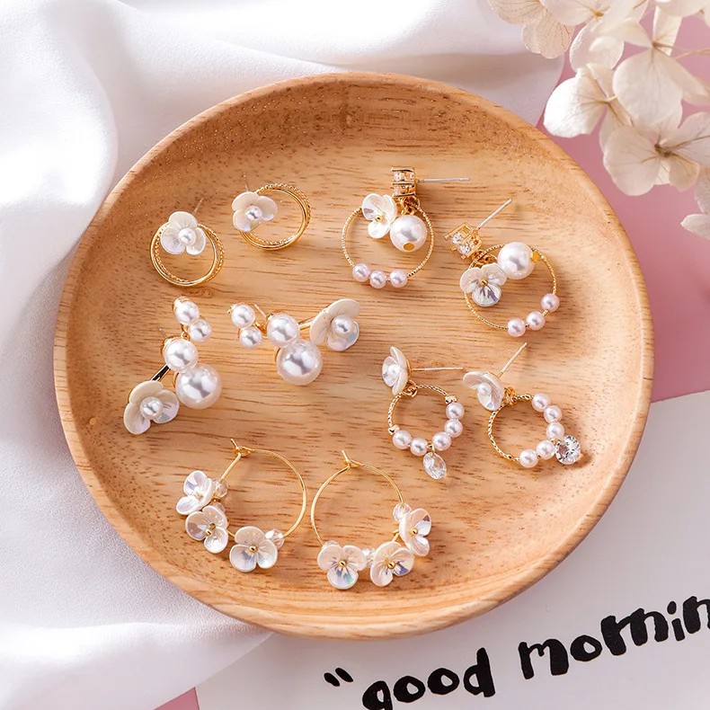 925 Silver Needle Korean Small Fresh Pearl Zircon Flower Earrings Sweet Literary Shell Geometry Long Stud Earring for Women
925 Silver Needle Korean Small Fresh Pearl Zircon Flower Earrings Sweet Literary Shell Geometry Long Stud Earring for Women