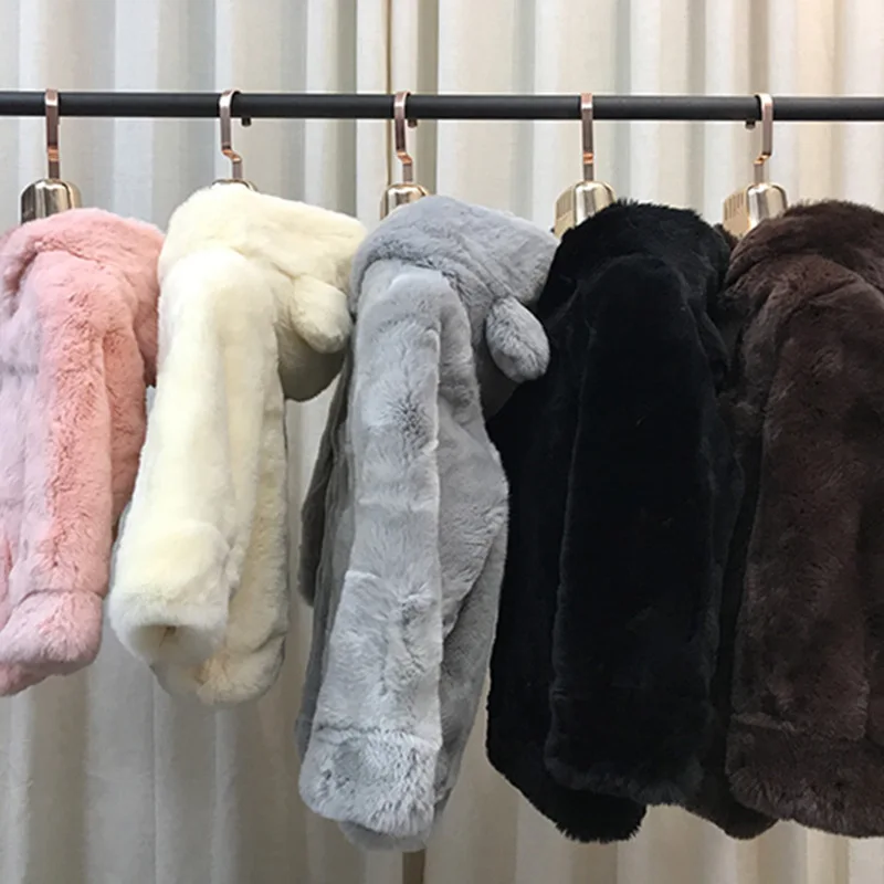 The new 2018 haining children whole fur one cute baby children's clothing wholesale private fur coat
The new 2018 haining children whole fur one cute baby children's clothing wholesale private fur coat