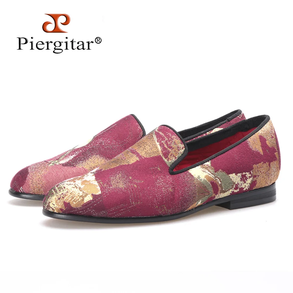 PIERGITAR new retro look Woman print shoes red mix color jacquard cloth women flats women's loafers Party women dress shoes
PIERGITAR new retro look Woman print shoes red mix color jacquard cloth women flats women's loafers Party women dress shoes