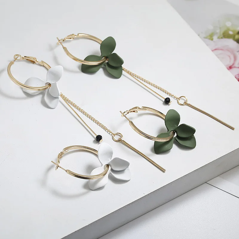 SexeMara Trendy Flower Women Dangle Earring Golden Big Circle Three Color Spray Paint Asymmetrical Earrings Women Drops Earrings
SexeMara Trendy Flower Women Dangle Earring Golden Big Circle Three Color Spray Paint Asymmetrical Earrings Women Drops Earrings