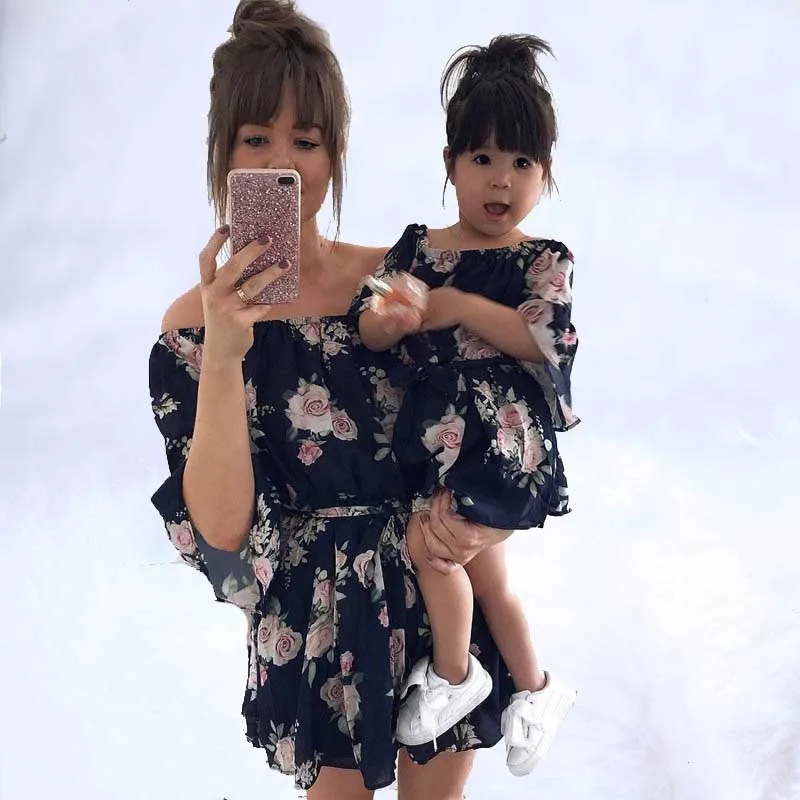 2019 Summer Chiffon Girl Women Dresses Sundress Clothes Mother Daughter Family Matching Outfits Off Shoulder Floral Dress
2019 Summer Chiffon Girl Women Dresses Sundress Clothes Mother Daughter Family Matching Outfits Off Shoulder Floral Dress