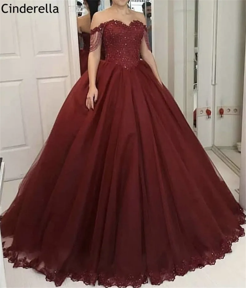 Cinderella Sweetheart Off The Shoulder Ball Gown Lace Applique Crystal Beading Tulle Evening Dresses vestidos de fiesta de noche
Cinderella Sweetheart Off The Shoulder Ball Gown Lace Applique Crystal Beading Tulle Evening Dresses vestidos de fiesta de noche