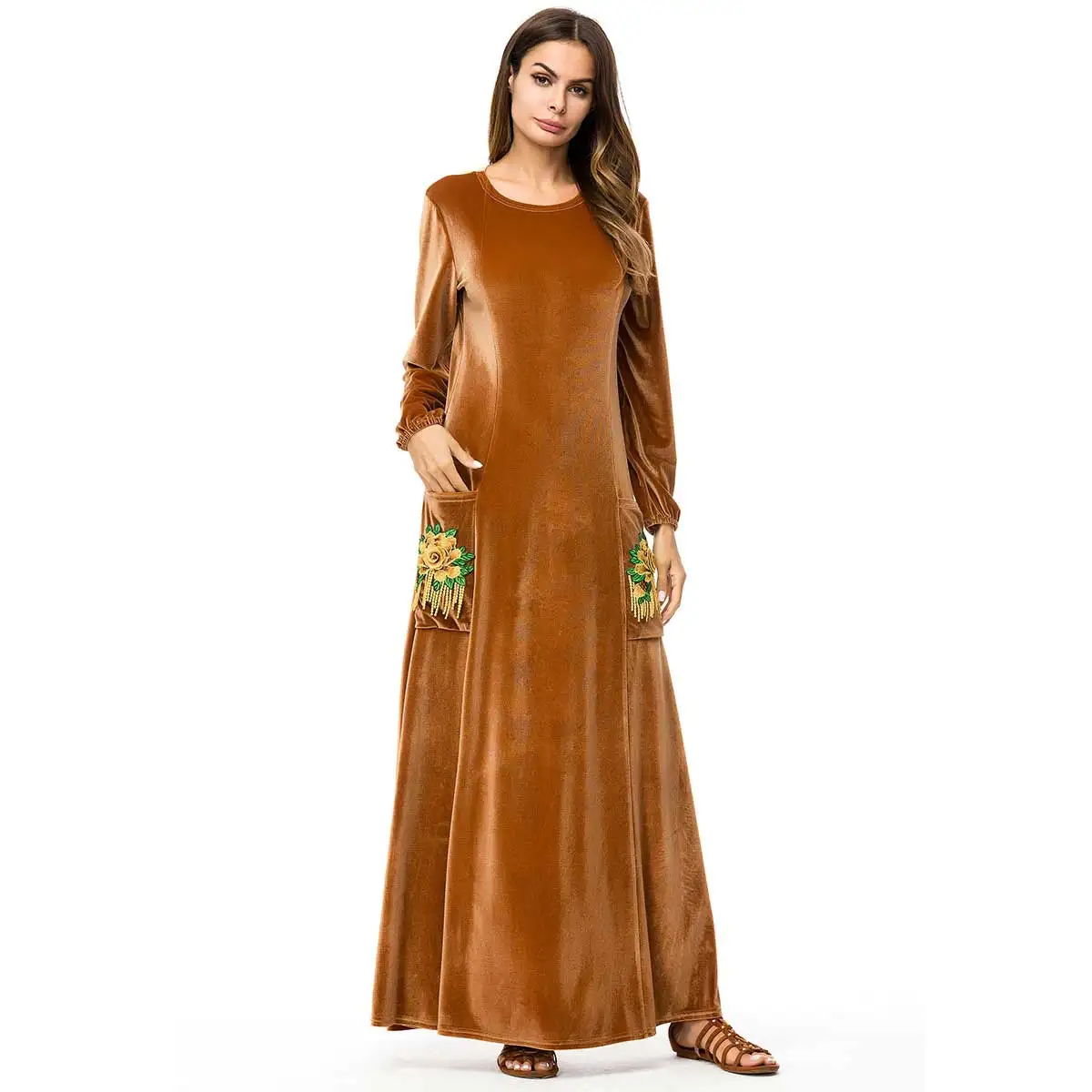 2019 New Chic Floral Embroidery Velvet Long Dress Plus Size Brief Elegant Oversized Maxi Dress Female Autumn Winter VKDR1478
2019 New Chic Floral Embroidery Velvet Long Dress Plus Size Brief Elegant Oversized Maxi Dress Female Autumn Winter VKDR1478