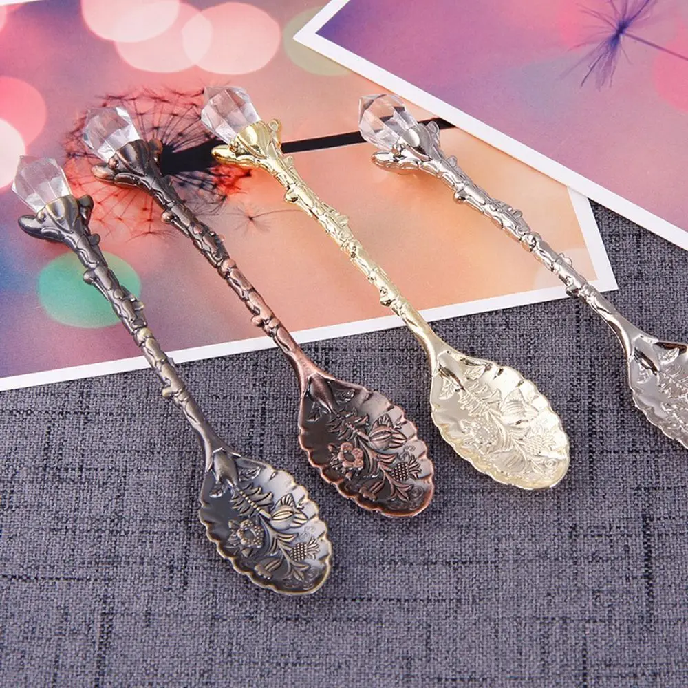 1Pc Crystal Head Pattern Vintage Tea Spoon Coffee Scoops Multi-Color Carved Design Festival Party Spoon Scoops
1Pc Crystal Head Pattern Vintage Tea Spoon Coffee Scoops Multi-Color Carved Design Festival Party Spoon Scoops