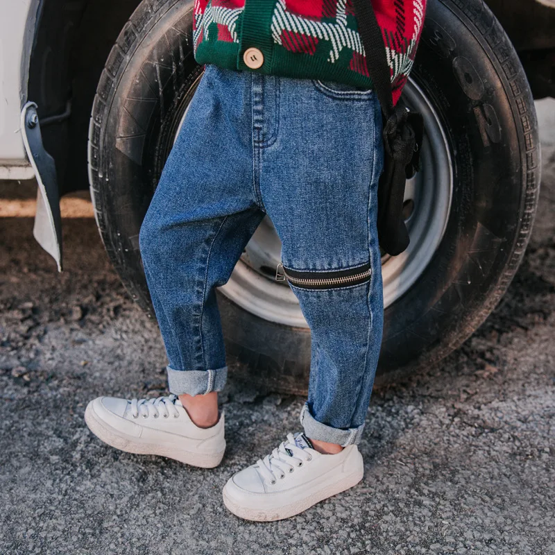 2019 spring new boys jeans children's foreign pants boys slim pants handsome children's clothing
2019 spring new boys jeans children's foreign pants boys slim pants handsome children's clothing