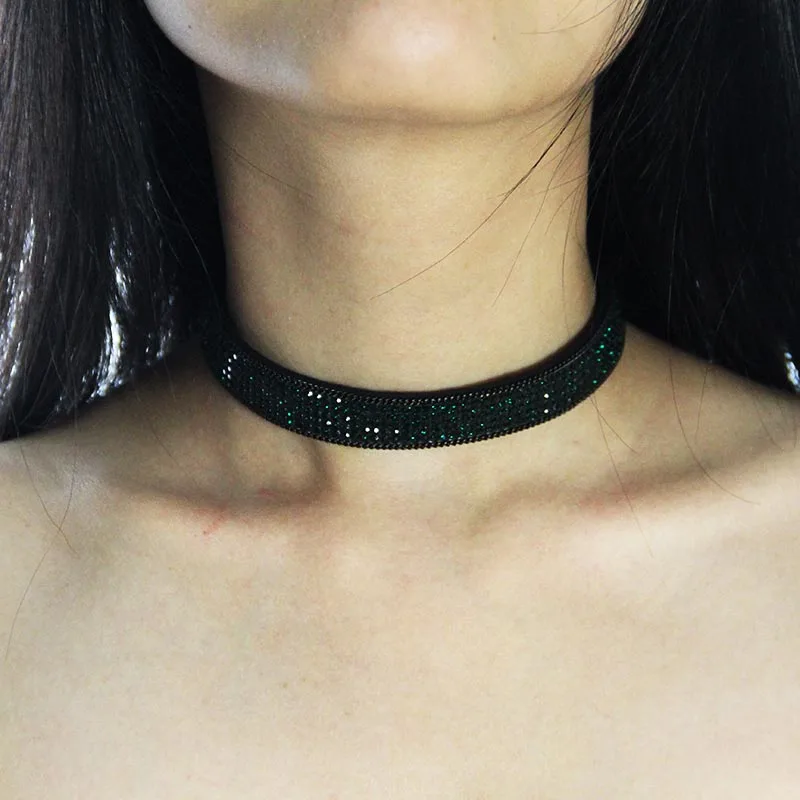 Glass Stones Women Jewelry Black Velvet Base with Gold color Claps 29cm female Crystal Choker Necklace in 7 colors
Glass Stones Women Jewelry Black Velvet Base with Gold color Claps 29cm female Crystal Choker Necklace in 7 colors