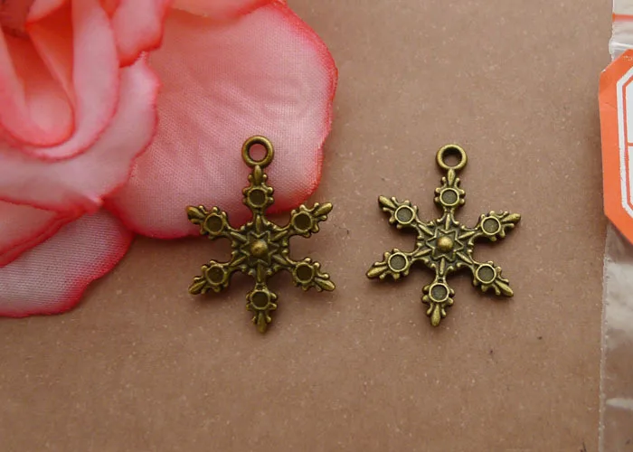 Personality100pcs Vintage Snowflake Charm For Jewelry Making Earrings/Necklace/Bracelet/Bag/Key Chain DIY Jewelry Accessories
Personality100pcs Vintage Snowflake Charm For Jewelry Making Earrings/Necklace/Bracelet/Bag/Key Chain DIY Jewelry Accessories