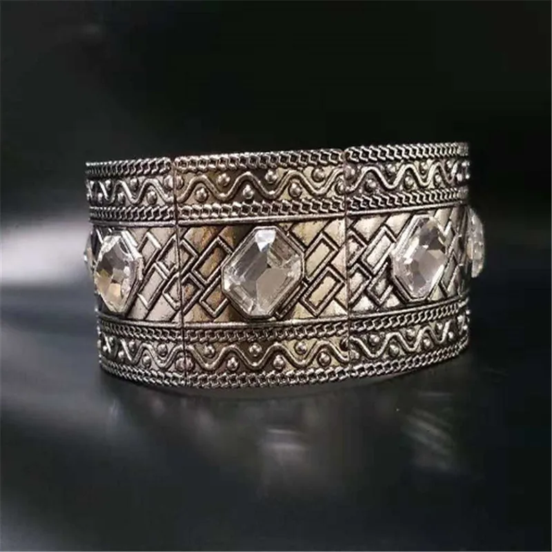 Charm Carving Pattern Gold Silevr Alloy Bangles Bracelets For Women Fashion Crystal Wide Adjustable Bracelet Men Vintage Jewelry
Charm Carving Pattern Gold Silevr Alloy Bangles Bracelets For Women Fashion Crystal Wide Adjustable Bracelet Men Vintage Jewelry
