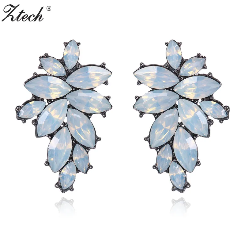 Ztech High Quality Leaves Shape Fashion Charm Stud Earrings With Rhinestone Beautiful Gift For women Crystal Earrings Jewelry
Ztech High Quality Leaves Shape Fashion Charm Stud Earrings With Rhinestone Beautiful Gift For women Crystal Earrings Jewelry