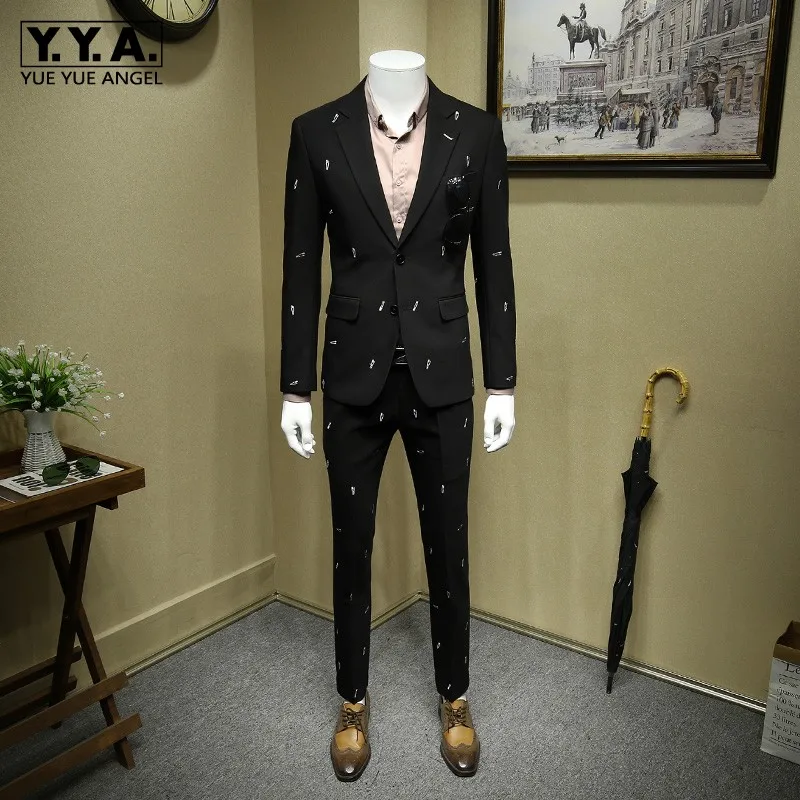 Top Quality New Mens Personality Embroidery Men Suit Formal Evening Wear Outfits Wedding Dress 3pcs Set Big Size Terno Masculino
Top Quality New Mens Personality Embroidery Men Suit Formal Evening Wear Outfits Wedding Dress 3pcs Set Big Size Terno Masculino