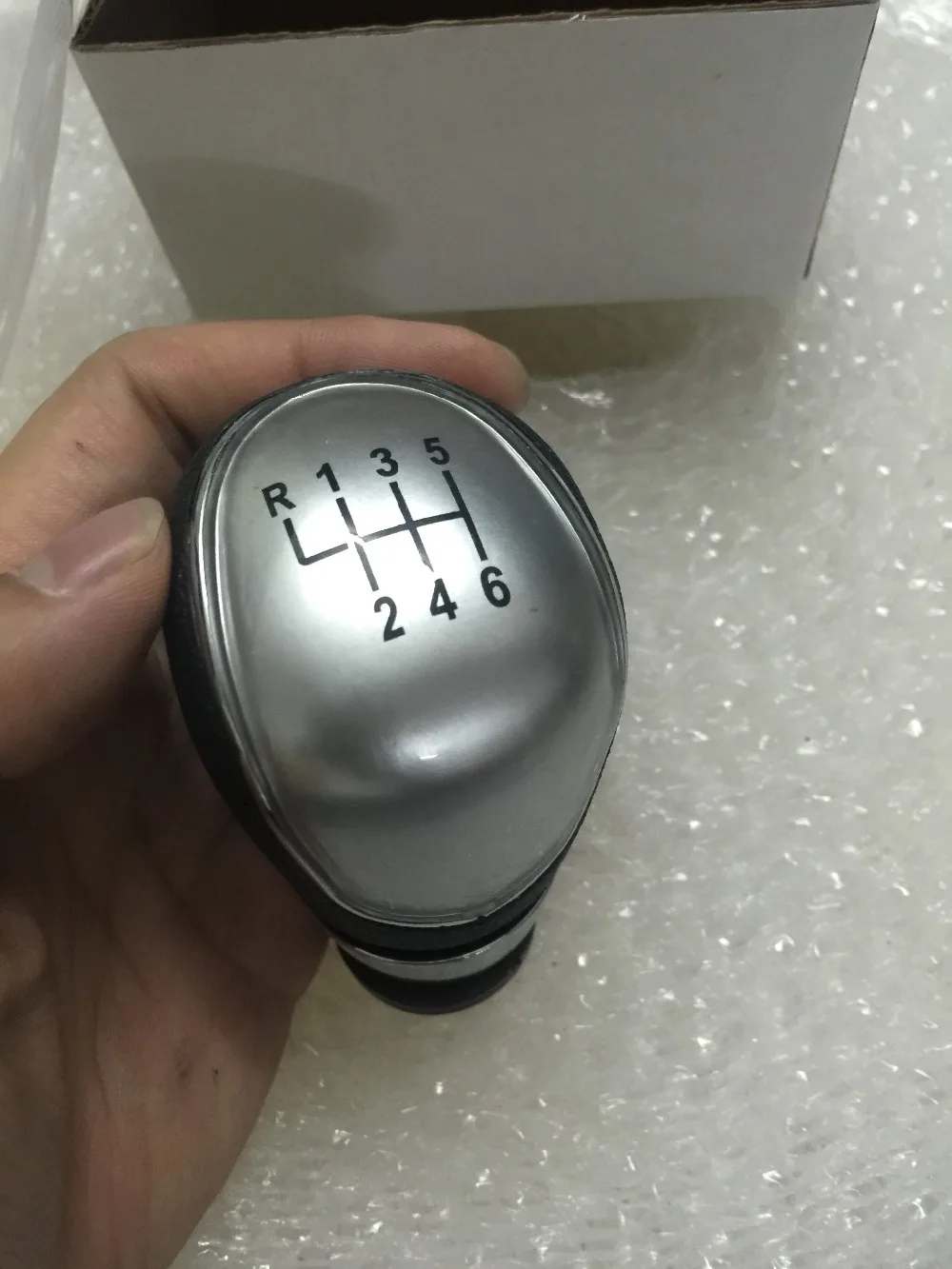 BLACK AND SIVER 6 SPEED GEAR STICK SHIFTER LEVER KNOB FIT FOR FORD-FOCUS MK3/FIESTA/MK7/C-MAX/MONDEO
BLACK AND SIVER 6 SPEED GEAR STICK SHIFTER LEVER KNOB FIT FOR FORD-FOCUS MK3/FIESTA/MK7/C-MAX/MONDEO