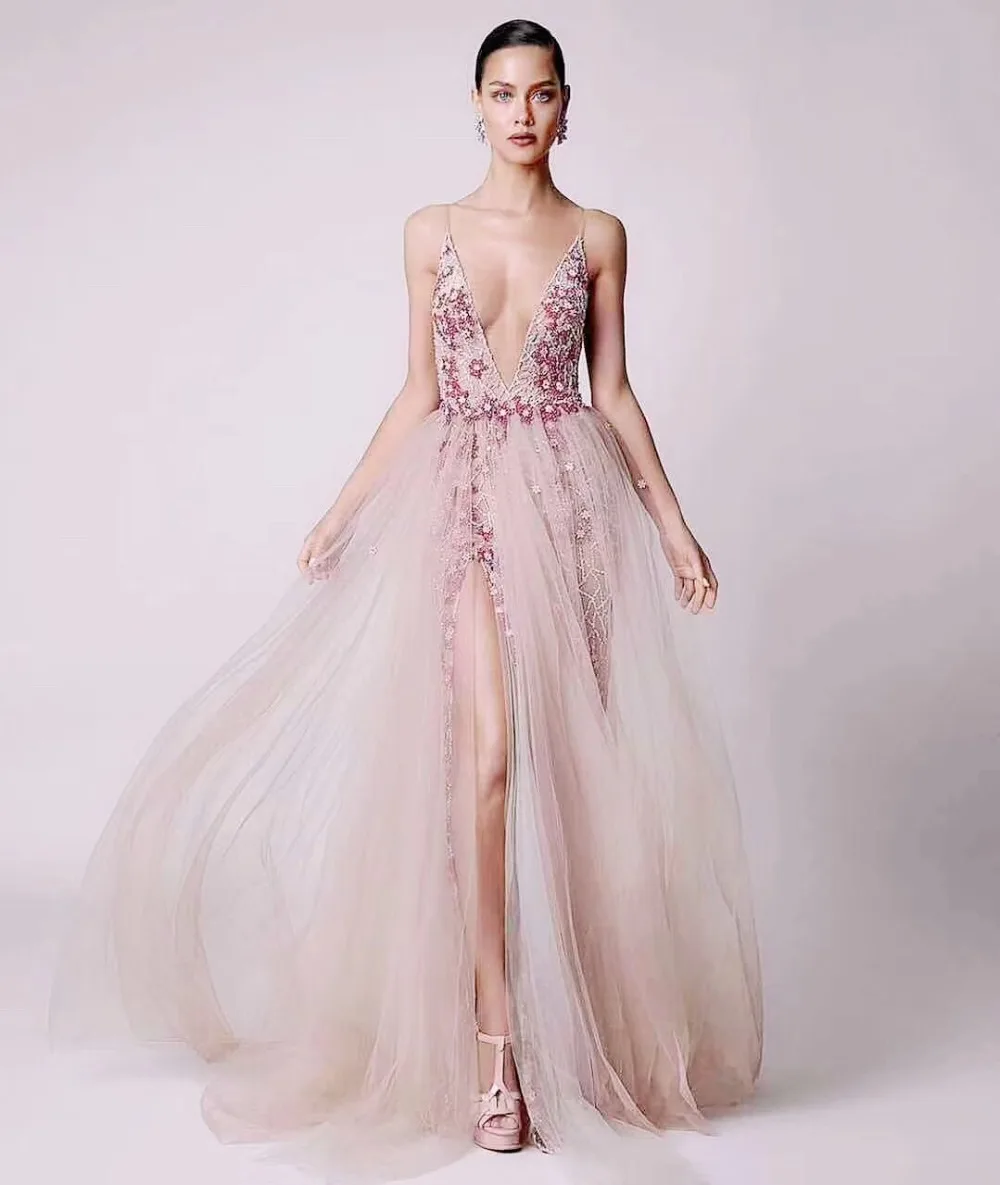 Evening Party Elegaant Sexy Women Dress V-neck Spaghetti Strap Backless Embroidery Slit celebrity body con dresses wholesale 
Evening Party Elegaant Sexy Women Dress V-neck Spaghetti Strap Backless Embroidery Slit celebrity body con dresses wholesale