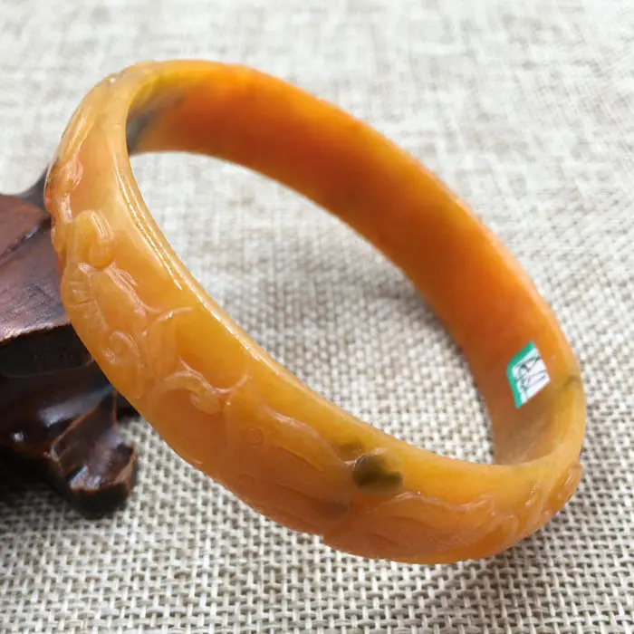 A-61 Beautiful China Hand-carved Orange Jadeite Jade Gems Bracelet Bangle 63.5mm
A-61 Beautiful China Hand-carved Orange Jadeite Jade Gems Bracelet Bangle 63.5mm
