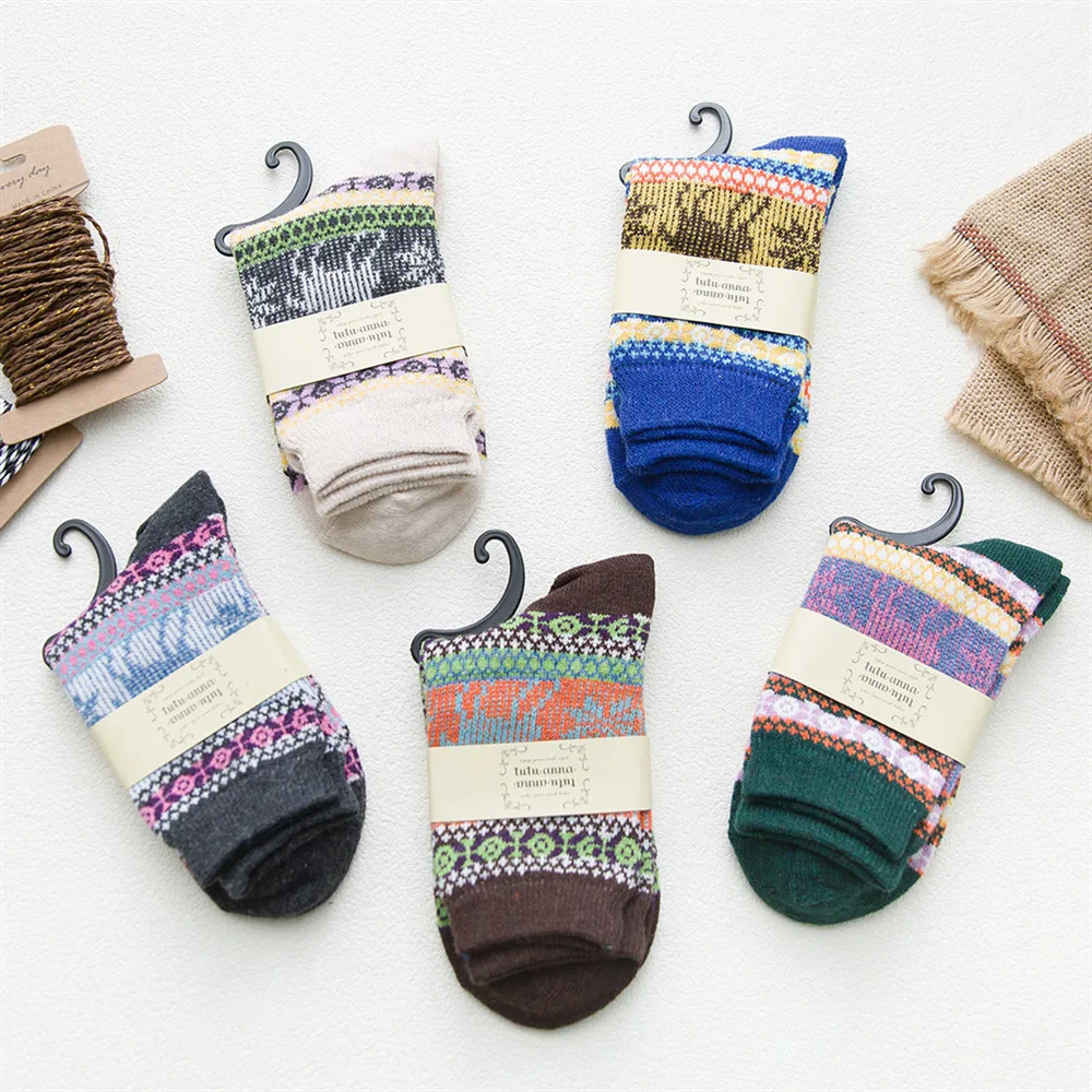 i2u 5 Pairs set Autumn winter Womens Knit Warm Casual Wool Crew Winter Socks chrismas socks
i2u 5 Pairs set Autumn winter Womens Knit Warm Casual Wool Crew Winter Socks chrismas socks