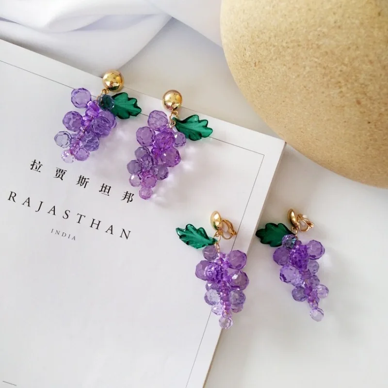 Korean Sweet Girl Simple Cute Grape Shape Clip Earrings Female Fashion Personality High Quality Glass Jewelry Accessories
Korean Sweet Girl Simple Cute Grape Shape Clip Earrings Female Fashion Personality High Quality Glass Jewelry Accessories