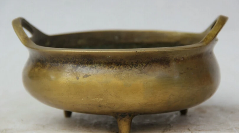 Collectible bronze S1640 6" Marked Chinese Copper Folk 3 Foot circular handle Incense Burner Censer
Collectible bronze S1640 6" Marked Chinese Copper Folk 3 Foot circular handle Incense Burner Censer