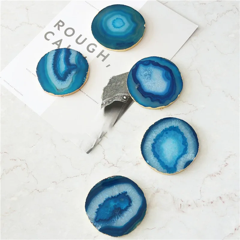 Natural Blue Agate Slice adiabatic Cup Mat Crystal Plate Jade Carnelian Coaster with gilt lace Mineral Specimen Decoration Gift
Natural Blue Agate Slice adiabatic Cup Mat Crystal Plate Jade Carnelian Coaster with gilt lace Mineral Specimen Decoration Gift