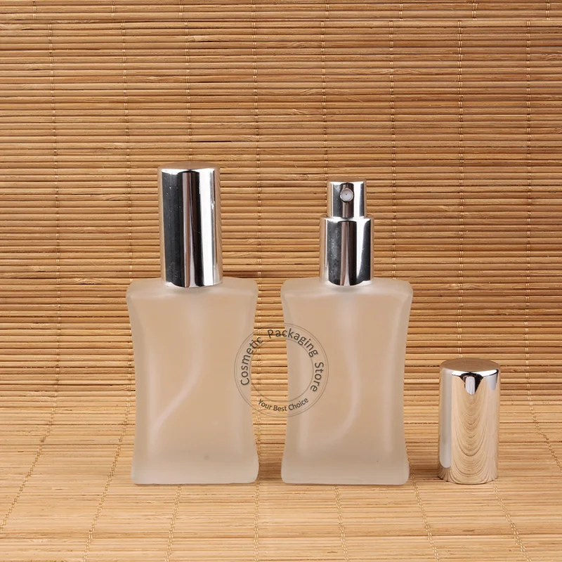 Promotion 40ml Glass Perfume Bottle with Water Empty Spray Silver Cap Parfum Pot Women Cosmetic Container Makeup 40g Pot
Promotion 40ml Glass Perfume Bottle with Water Empty Spray Silver Cap Parfum Pot Women Cosmetic Container Makeup 40g Pot