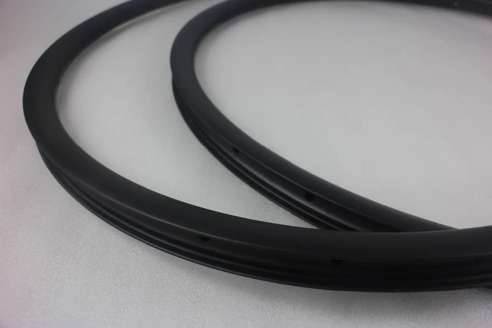 29er MTB XC racing carbon rims hookless 30mm width 30mm depth front 24 rear 28 holes super light 385g 29" mountain bike wheels
29er MTB XC racing carbon rims hookless 30mm width 30mm depth front 24 rear 28 holes super light 385g 29" mountain bike wheels