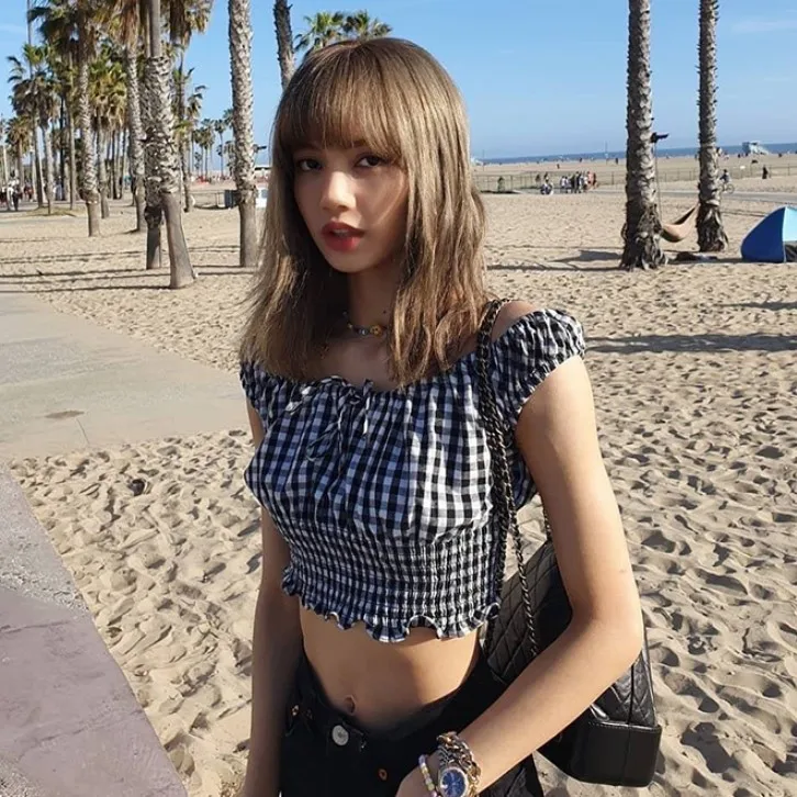 kpop BLACKPINK retro plaid one word collar off-shoulder short-sleeved shirt women summer new korean kawaii short female clothes
kpop BLACKPINK retro plaid one word collar off-shoulder short-sleeved shirt women summer new korean kawaii short female clothes