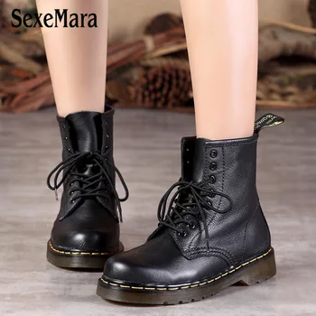 SexeMara Comfortable Ankle Women Boots Genuine Leather Motorcycle Woman Martins Boots Ladies Winter Working Safety Shoes
SexeMara Comfortable Ankle Women Boots Genuine Leather Motorcycle Woman Martins Boots Ladies Winter Working Safety Shoes