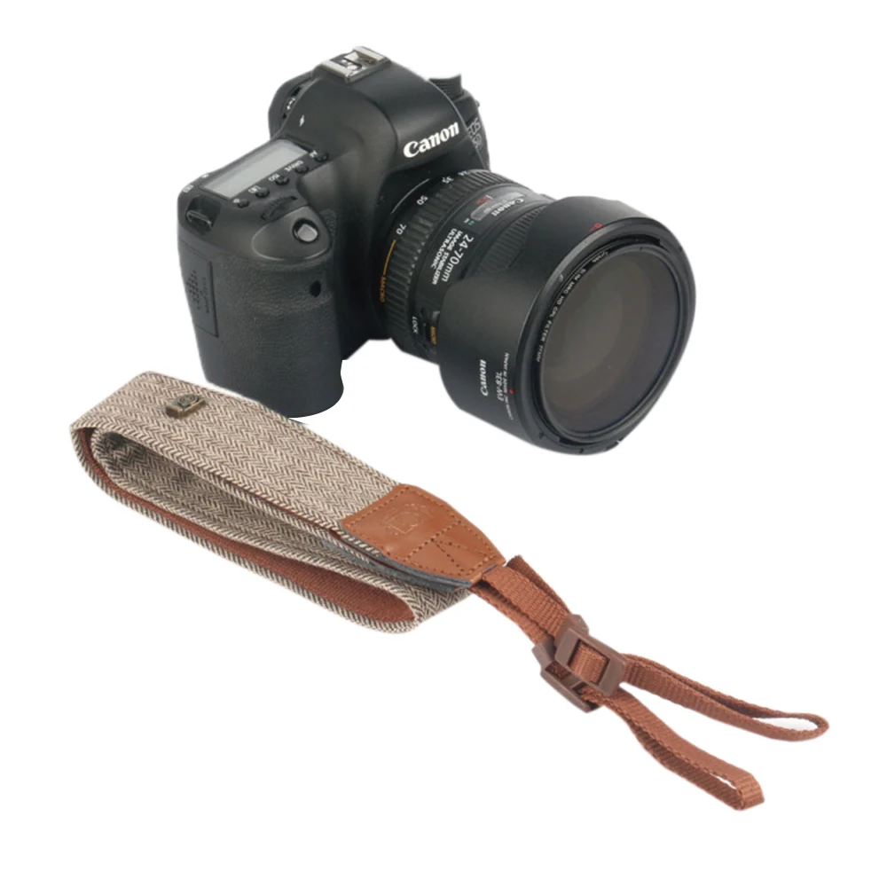 Adjustable Comfort Simple SLR Camera Belt for All Brands of SLR Cameras Some Micro Single Cameras Use Universal Shoulder Straps
Adjustable Comfort Simple SLR Camera Belt for All Brands of SLR Cameras Some Micro Single Cameras Use Universal Shoulder Straps
