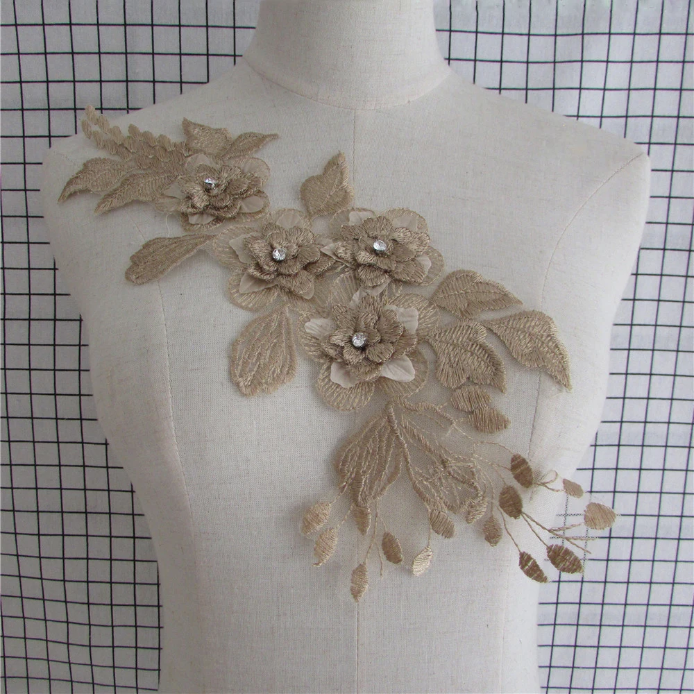 Craft collar Venise Sequin Beautiful Lace Fabric Sewing Supplies Venise Lace Applique Trim Decoration Clothes Accessories YL1073
Craft collar Venise Sequin Beautiful Lace Fabric Sewing Supplies Venise Lace Applique Trim Decoration Clothes Accessories YL1073