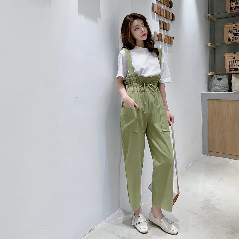 2019 summer women's high waist flower sling bib nine points wide leg pants jumpsuit girl student jumpsuit tooling wind new
2019 summer women's high waist flower sling bib nine points wide leg pants jumpsuit girl student jumpsuit tooling wind new