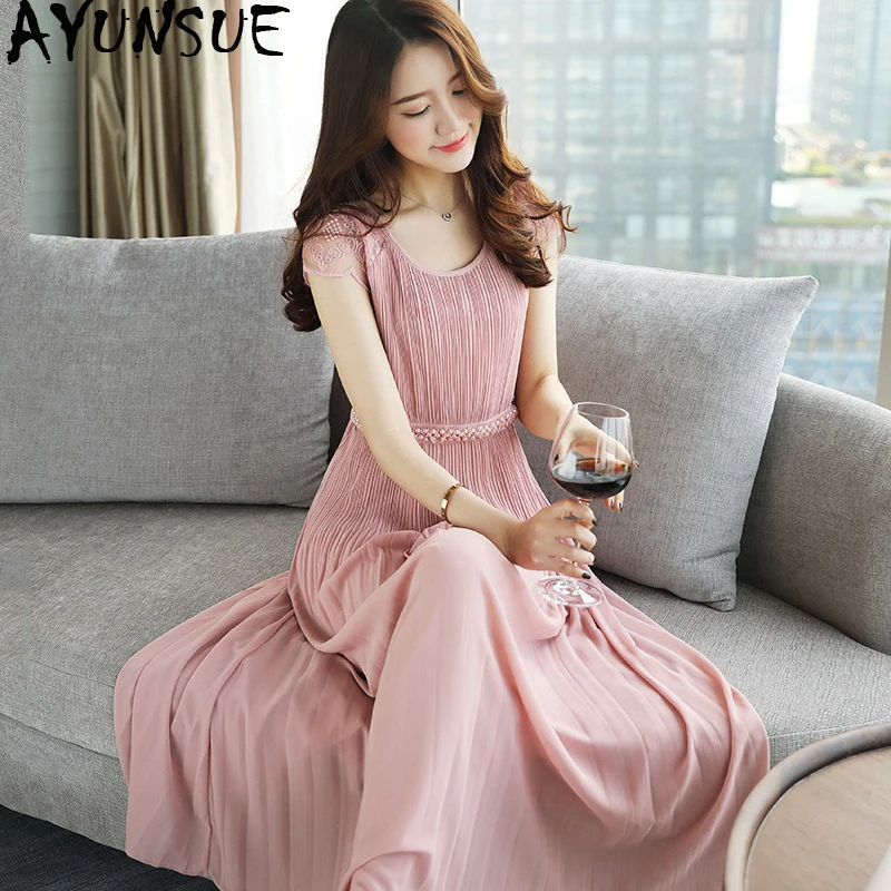 AYUNSUE 2019 Women's Summer Pleated Long Dress Elgant Beach Lace Party Dress Korean Maxi Dresses for Women Vestidos KJ2201
AYUNSUE 2019 Women's Summer Pleated Long Dress Elgant Beach Lace Party Dress Korean Maxi Dresses for Women Vestidos KJ2201