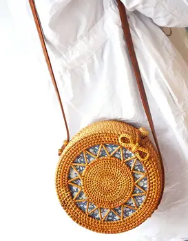 Vintage Hollow Woven Rattan HandBag Beach Bohemia Women Leisure Bag Small Round Shoulder Messenger Crossbody Japan Mori Girl
Vintage Hollow Woven Rattan HandBag Beach Bohemia Women Leisure Bag Small Round Shoulder Messenger Crossbody Japan Mori Girl