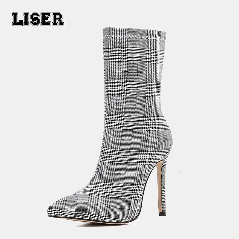 2019 Spring women stiletto ankle boots super high heels 11cm luxury British style gingham pointed toe designer lady office shoes
2019 Spring women stiletto ankle boots super high heels 11cm luxury British style gingham pointed toe designer lady office shoes