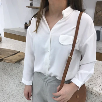New long-sleeved women's V-neck shirt in plain color and loose Korean version of women's blouse in 2019
New long-sleeved women's V-neck shirt in plain color and loose Korean version of women's blouse in 2019