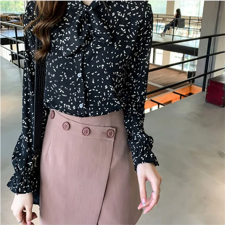 Woman's Green Blouses Chiffon Bowknot Flare Long Sleeve Shirts 2019 Spring Fashion New Korean Print Plus Size Shirts
Woman's Green Blouses Chiffon Bowknot Flare Long Sleeve Shirts 2019 Spring Fashion New Korean Print Plus Size Shirts