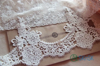 5yards/lot Beautiful white lace for dress DIY clothes accessory water souble flower embroidery lace trim for wedding decoration
5yards/lot Beautiful white lace for dress DIY clothes accessory water souble flower embroidery lace trim for wedding decoration