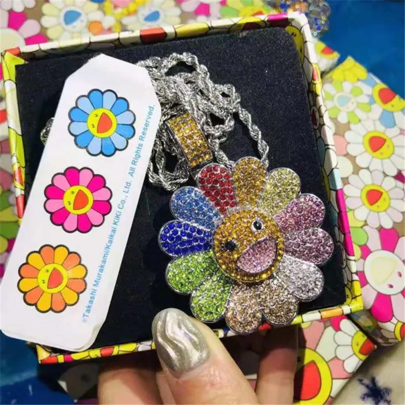 OriginalFake Takashi MURAKAMI Sunflower Diamante Necklace Electroplated Alloy Copper Can Be Revolving Action Figure Model X592
OriginalFake Takashi MURAKAMI Sunflower Diamante Necklace Electroplated Alloy Copper Can Be Revolving Action Figure Model X592
