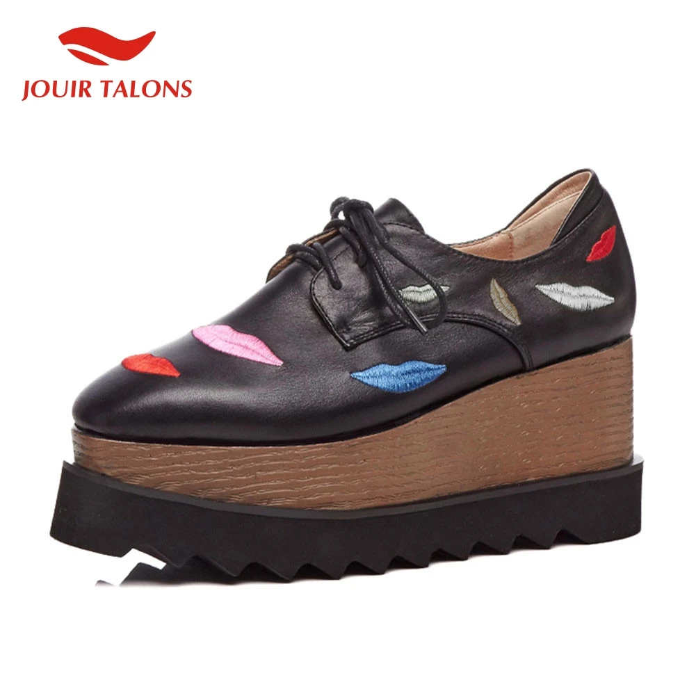 Plus Size 42 Leisure Embroider Lips Genuine Leather Ladies Wedges Flat Platform Shoes Woman Casual Autumn Flats Sneakers
Plus Size 42 Leisure Embroider Lips Genuine Leather Ladies Wedges Flat Platform Shoes Woman Casual Autumn Flats Sneakers
