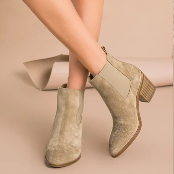 Women Winter Snow Boots Genuine leather Ankle Spring cheleas heel boot woman Short Brown Boots 2020 for women boots
Women Winter Snow Boots Genuine leather Ankle Spring cheleas heel boot woman Short Brown Boots 2020 for women boots