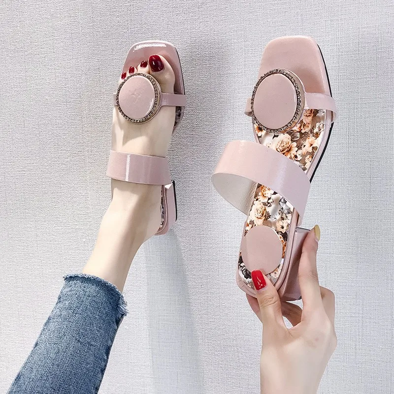 Modis Med Slippers Summer Ladies New 2019 Babouche Mules Flat Rubber Leather Outside Leisure Chunky Heel Female Korean Slides
Modis Med Slippers Summer Ladies New 2019 Babouche Mules Flat Rubber Leather Outside Leisure Chunky Heel Female Korean Slides