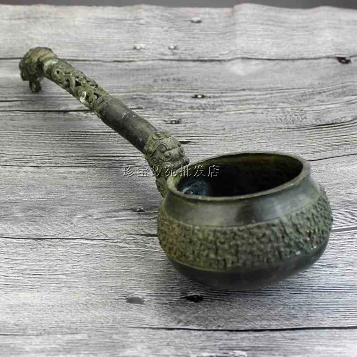 Rare sculpture antique black glaze long flower 34cm water spoon, wine miscellaneous collection
Rare sculpture antique black glaze long flower 34cm water spoon, wine miscellaneous collection