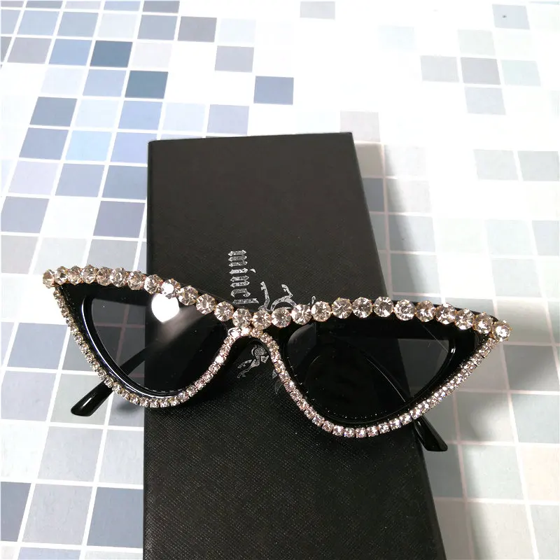 2019 New Shining cat Diamond Sunglasses Women Brand Design Flash Round Shades Female Mirror Sun Glasses FML
2019 New Shining cat Diamond Sunglasses Women Brand Design Flash Round Shades Female Mirror Sun Glasses FML